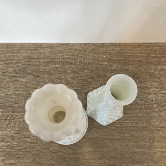 2pcs Milk glass bud vase Vintage - Picture 2 of 4